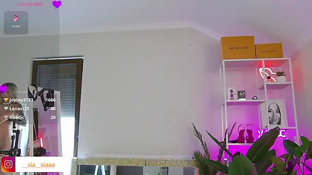 Snapshot of ArianaArianna chatting on 05/11/26, 02:45 ArianaArianna online show from 05/11/26, 02:45