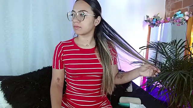 Jules n Gia online show from 01/12/25, 02:19