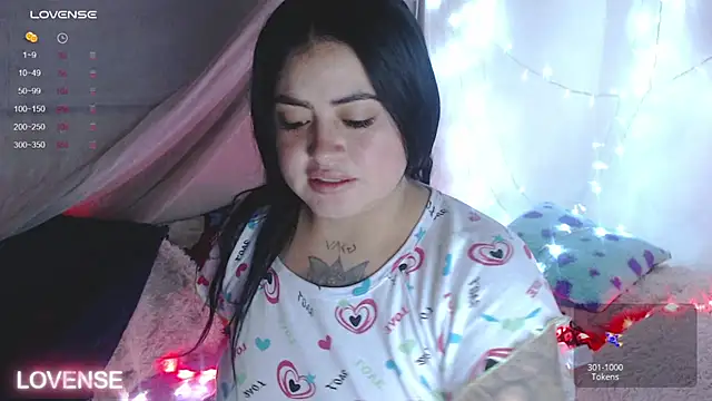 Snapshot of PamelaDoouce chatting on 01/02/25, 10:48 PamelaDoouce online show from 01/02/25, 10:48