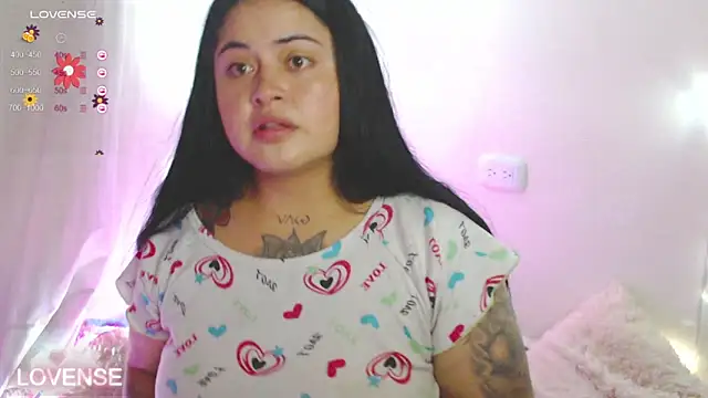 Snapshot of PamelaDoouce chatting on 02/05/25, 08:00 PamelaDoouce online show from 02/05/25, 08:00