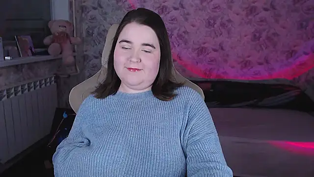 Estelle Hicks online show from 04/13/26, 06:46