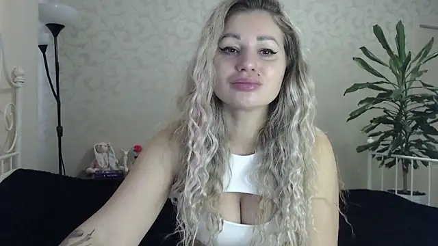 Snapshot of ShyEvaa chatting on 09/21/25, 04:58 ShyEvaa online show from 09/21/25, 04:58