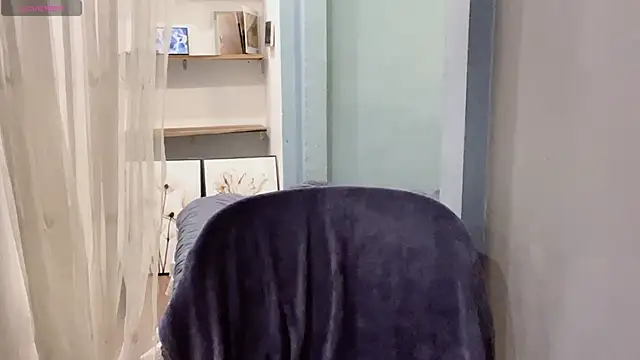 Snapshot of _minji_bae chatting on 12/15/25, 06:23 minji bae online show from 12/15/25, 06:23