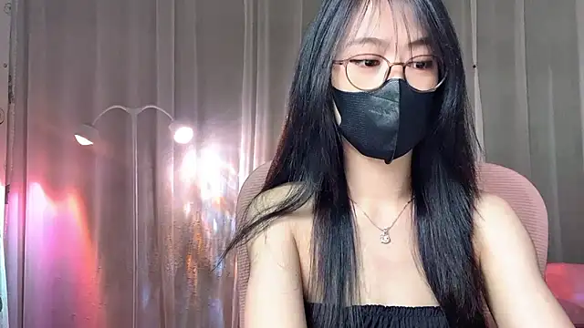 Snapshot of _minji_bae chatting on 04/19/26, 05:23 minji bae online show from 04/19/26, 05:23