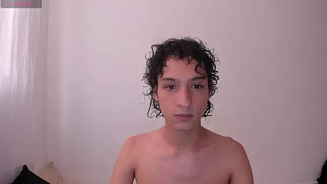 Snapshot of Danni_boy chatting on 03/15/25, 10:33 Danni boy online show from 03/15/25, 10:33