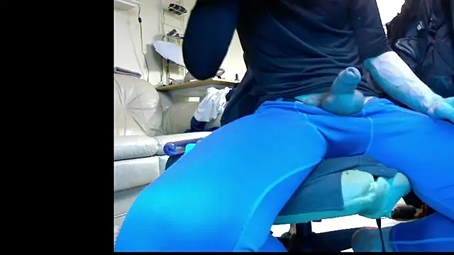 Snapshot of slendt94 chatting on 02/19/25, 12:44 slendt94 online show from 02/19/25, 12:44