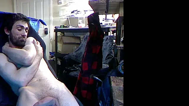 Snapshot of slendt94 chatting on 02/24/25, 01:24 slendt94 online show from 02/24/25, 01:24