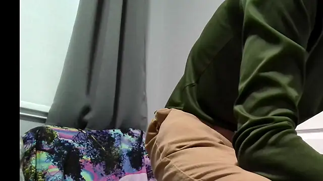 Snapshot of slendt94 chatting on 11/05/25, 01:55 slendt94 online show from 11/05/25, 01:55