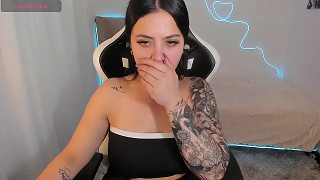 Victoryyy  online show from 09/18/25, 07:49