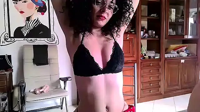 Emily Posh online show from 03/06/26, 11:17