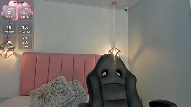 SUNNYCYRUS online show from 10/15/25, 12:49