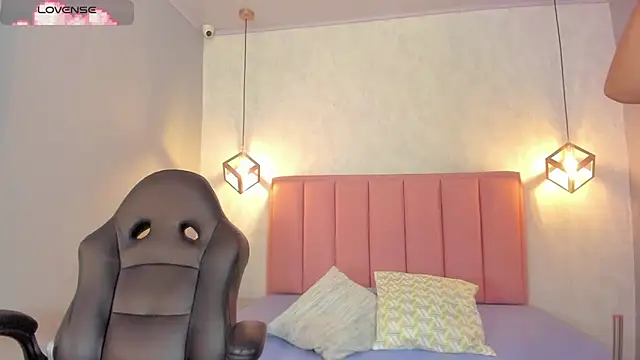 SUNNYCYRUS online show from 11/06/25, 12:39