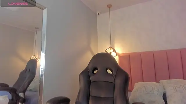 SUNNYCYRUS online show from 01/13/26, 12:43