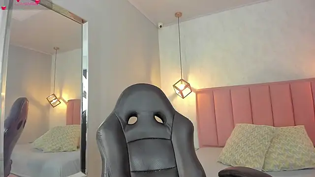 SUNNYCYRUS online show from 03/05/26, 12:45