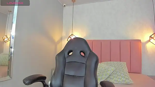 SUNNYCYRUS online show from 03/10/26, 12:43