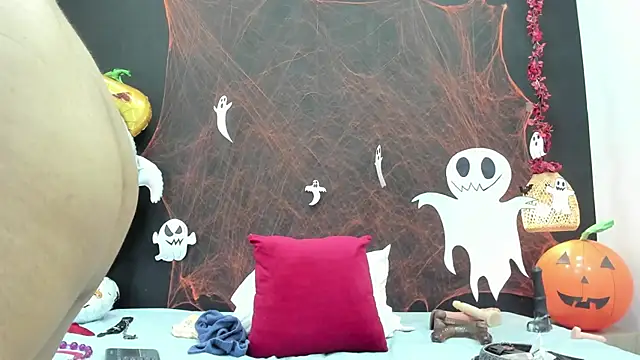 Luna smit08 online show from 10/27/25, 08:13