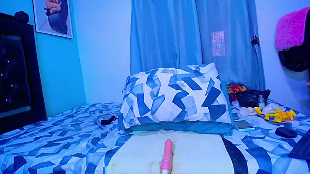 cristinapuerta- online show from 01/28/25, 07:53