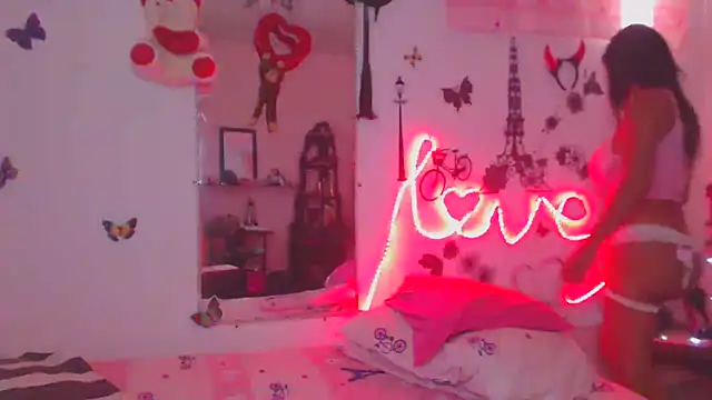 Snapshot of brigitht chatting on 01/23/25, 12:30 brigitht online show from 01/23/25, 12:30