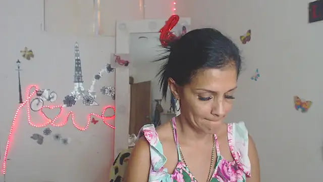 Snapshot of brigitht chatting on 10/03/25, 02:47 brigitht online show from 10/03/25, 02:47