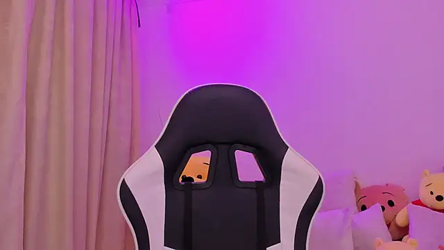 shanel taylor online show from 12/04/25, 03:54