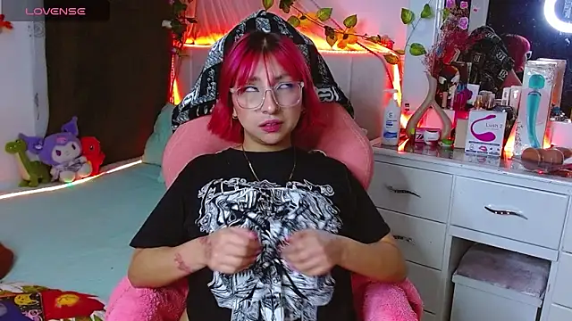 Littlerouse  online show from 12/02/25, 11:11