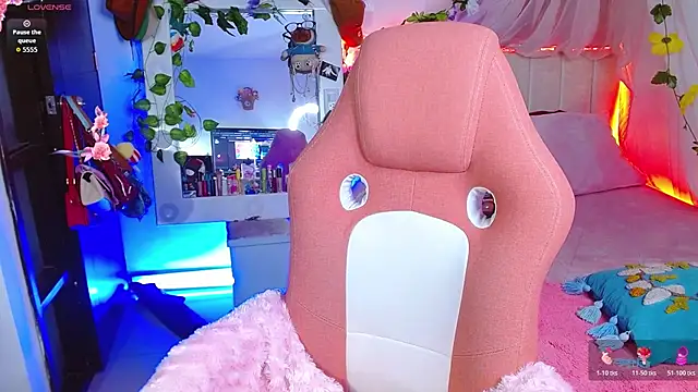 Littlerouse  online show from 02/12/26, 07:03