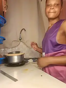 Freya 004 online show from 12/05/25, 09:51