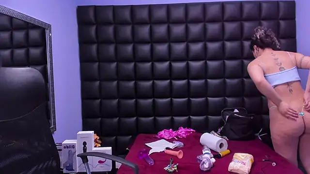 Snapshot of celeste_blue69 chatting on 10/08/25, 04:10 celeste blue69 online show from 10/08/25, 04:10