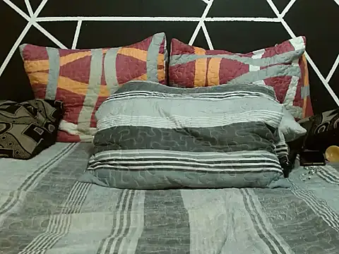 Snapshot of YummyChocolatexx2 chatting on 11/09/25, 02:59 YummyChocolatexx2 online show from 11/09/25, 02:59