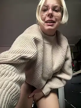 Livewithlucy online show from 12/15/24, 11:23