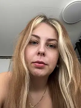 Livewithlucy online show from 03/02/25, 02:43