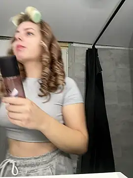 Livewithlucy online show from 03/06/25, 10:09