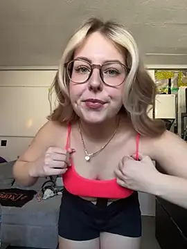 Livewithlucy online show from 03/06/25, 01:14