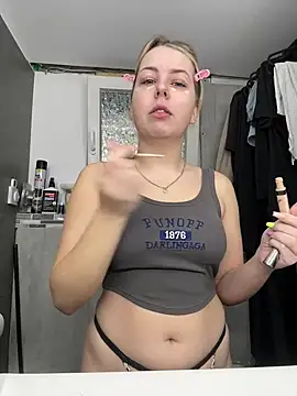 Livewithlucy online show from 03/09/25, 09:57