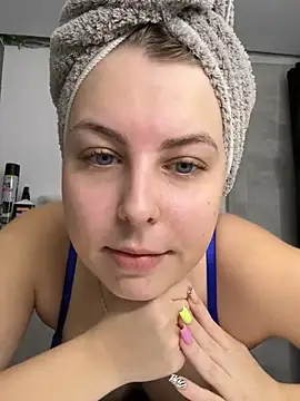 Livewithlucy online show from 03/17/25, 09:01