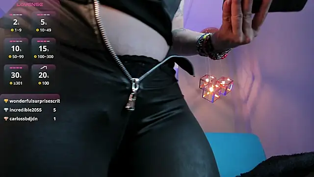 violet scott online show from 01/15/25, 12:15