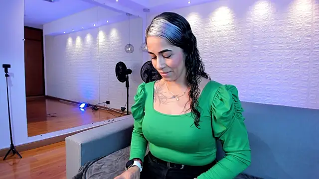 violet scott online show from 01/30/25, 11:01