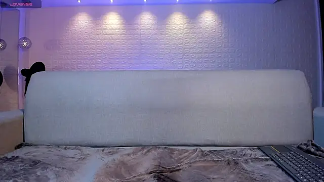 violet scott online show from 02/25/25, 05:15