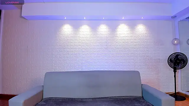 violet scott online show from 03/04/25, 10:46