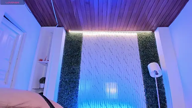 violet scott online show from 09/12/25, 10:48