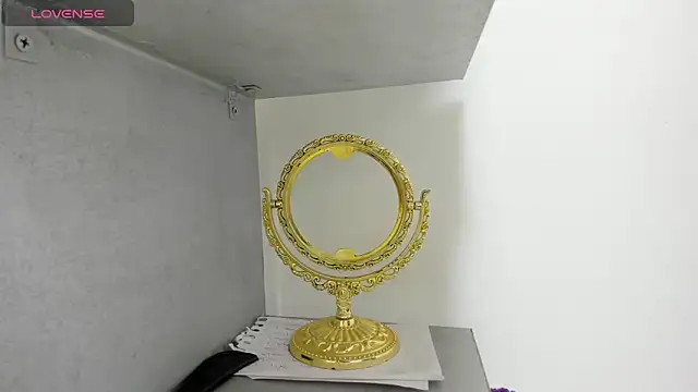 Cherllynn online show from 11/10/25, 03:22