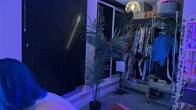 Snapshot of _vixenp chatting on 09/29/25, 06:24 vixenp online show from 09/29/25, 06:24