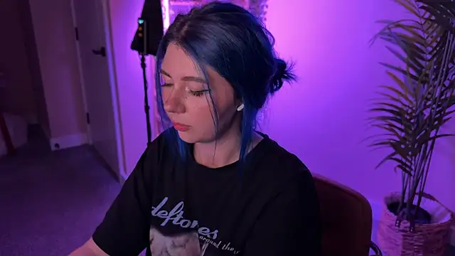 Snapshot of _vixenp chatting on 11/30/25, 06:23 vixenp online show from 11/30/25, 06:23