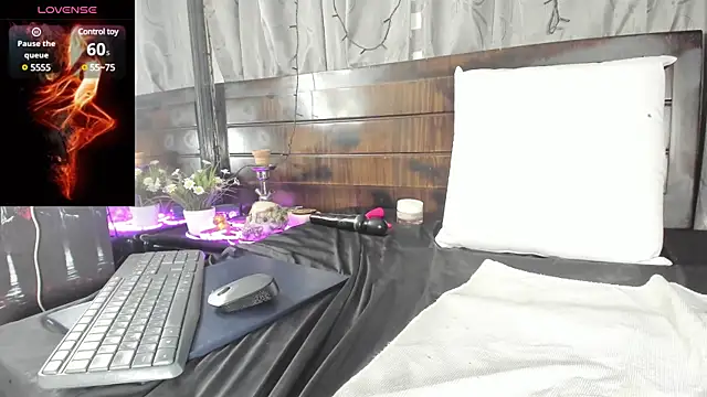 eva1saenz online show from 02/26/25, 11:59