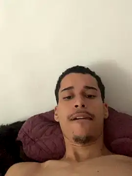 Snapshot of predador762 chatting on 11/24/25, 06:07 predador762 online show from 11/24/25, 06:07