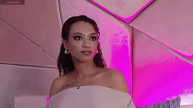 Nahomi King online show from 12/20/25, 04:25