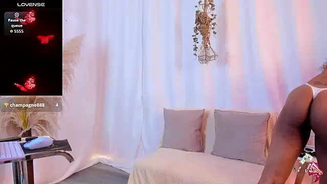 Helena-Fits online show from 09/25/25, 07:28