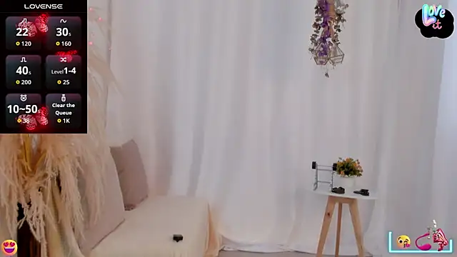 Helena-Fits online show from 10/16/25, 08:32