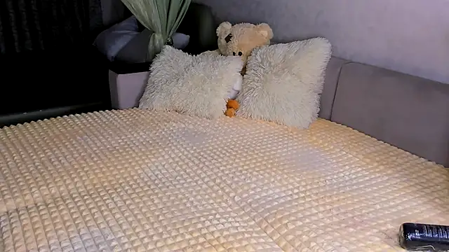 Snapshot of Sweeet_Barbie chatting on 11/20/25, 03:23 Sweeet Barbie online show from 11/20/25, 03:23