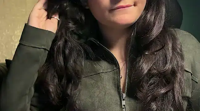 Snapshot of demieliss chatting on 12/14/24, 07:57 demieliss online show from 12/14/24, 07:57